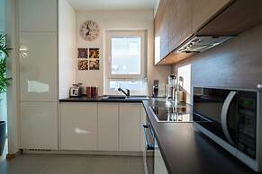 Apartment Wing 77