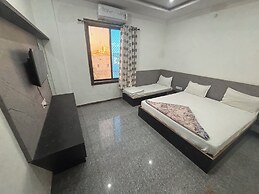 Hotel Ishwar Palace