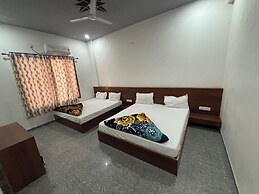 Hotel Ishwar Palace