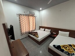 Hotel Ishwar Palace