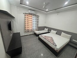 Hotel Ishwar Palace