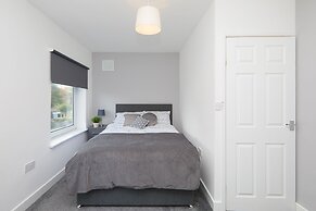 2 Bed Derby House- Parking - Rolls Royce