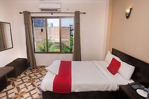 Hotel Aadarsha Inn