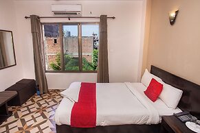Hotel Aadarsha Inn