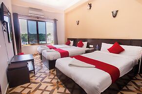 Hotel Aadarsha Inn