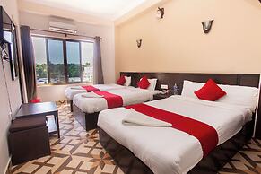 Hotel Aadarsha Inn