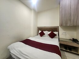 Hotel Merry Gold