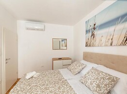 Charming Apartment Sant Elia