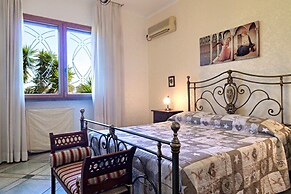 Villa Velisia - Con Ampia Piscina E Campo Da Gioco Privato