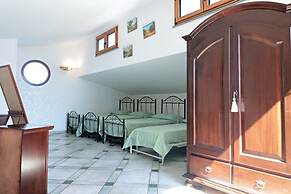 Villa Velisia - Con Ampia Piscina E Campo Da Gioco Privato