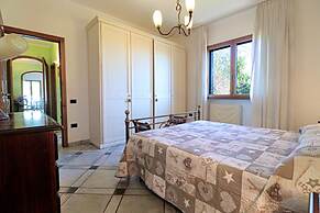 Villa Velisia - Con Ampia Piscina E Campo Da Gioco Privato