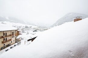 Apartment With 2 Rooms and Balcony