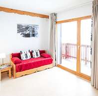 Apartment With 2 Rooms and Balcony