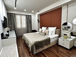 METROPOL Club House