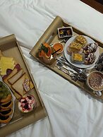 METROPOL Club House
