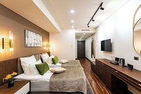 METROPOL Club House