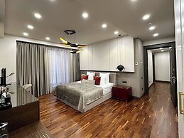 METROPOL Club House