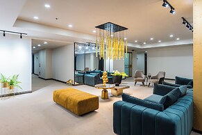METROPOL Club House