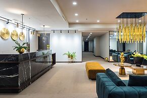 METROPOL Club House