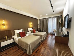 METROPOL Club House