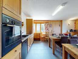Spacious Apartment With Balcony