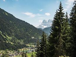Chalet in La Bechigne With Valley Views