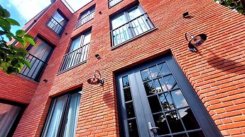 Falcon Boutique Hotel