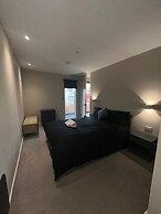 2br-2ensuite-balcony-cityview-parking-central