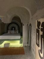 EKA CAVE MAISON