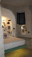EKA CAVE MAISON