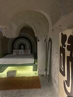 EKA CAVE MAISON