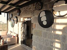 EKA CAVE MAISON