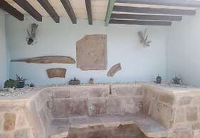 EKA CAVE MAISON