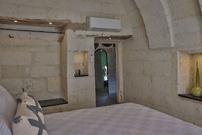 EKA CAVE MAISON