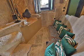 EKA CAVE MAISON