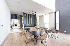 Harmony Luxury Suites At Lucentia BBCC