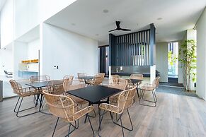 Harmony Luxury Suites At Lucentia BBCC