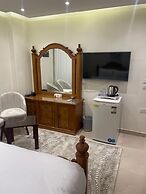 pyramids boutique