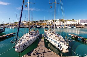 Club Mykonos by First Private Stays