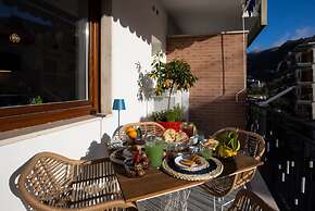 Stylish & Elegant Flat With Terrace