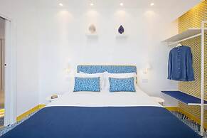 Stylish & Elegant Flat With Terrace