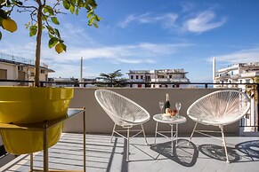Stylish & Elegant Flat With Terrace