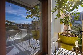 Stylish & Elegant Flat With Terrace
