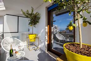 Stylish & Elegant Flat With Terrace