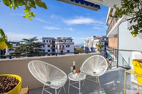Stylish & Elegant Flat With Terrace