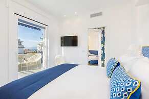 Stylish & Elegant Flat With Terrace