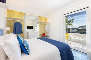 Stylish & Elegant Flat With Terrace