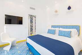 Stylish & Elegant Flat With Terrace