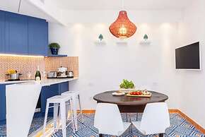 Stylish & Elegant Flat With Terrace