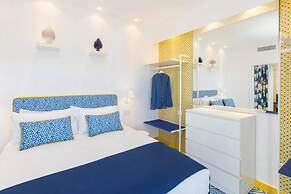 Stylish & Elegant Flat With Terrace